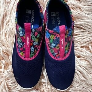 Speedo Kids Water Shoes Size L (4-5) – Worn Only Once!